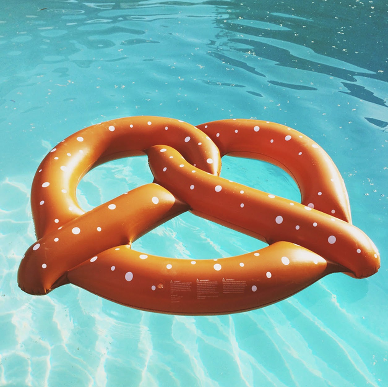 inflatable_pretzel_pool_kandee